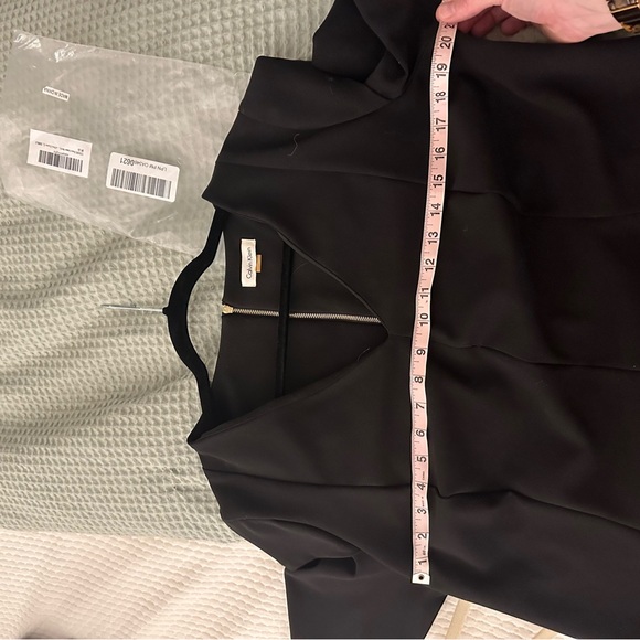 Calvin Klein Women's Black Cold Shoulder V-Neck Dress size 16W - Picture 4 of 6